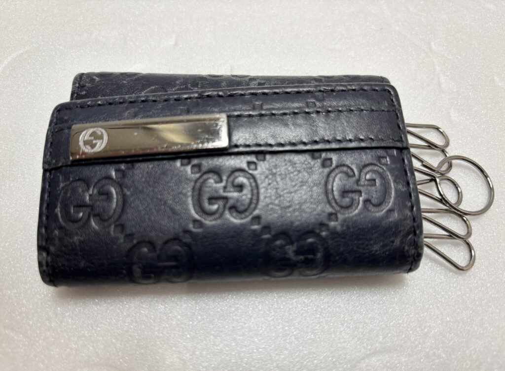 GUCCIキーケースのスレ傷補修全体染め直しで再びキレイに！