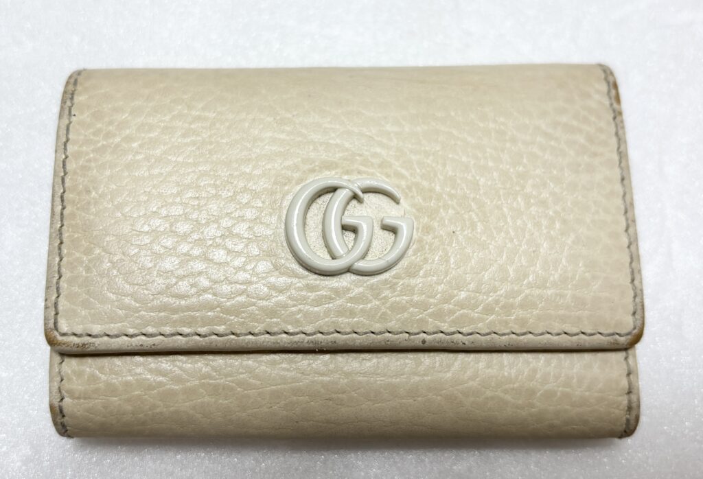 GUCCIキーケースの黒ずみ・変色を徹底クリーニング＆染め直し！
